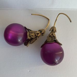 Luminous purple earrings